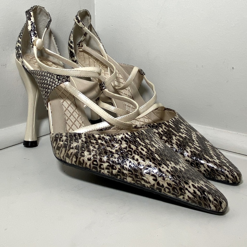 Vintage XOXO snakeskin heels